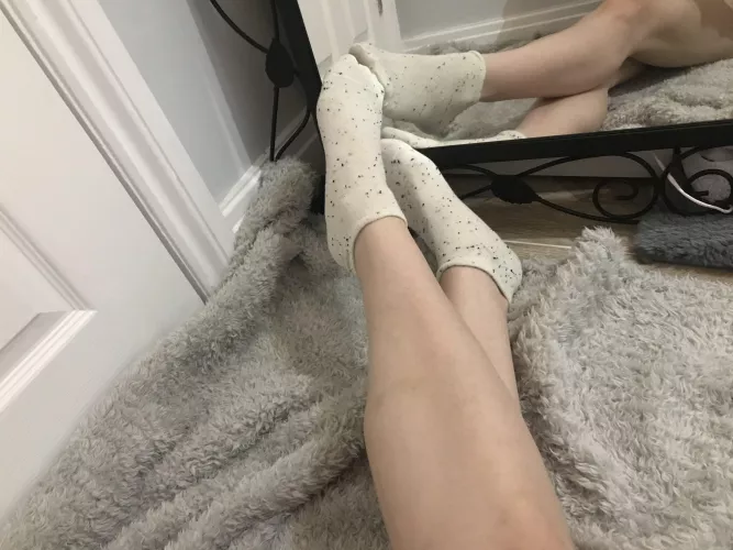 [selling] Ultra smelly Asian girl’s gym socks 😋 wanna feel them on your face?