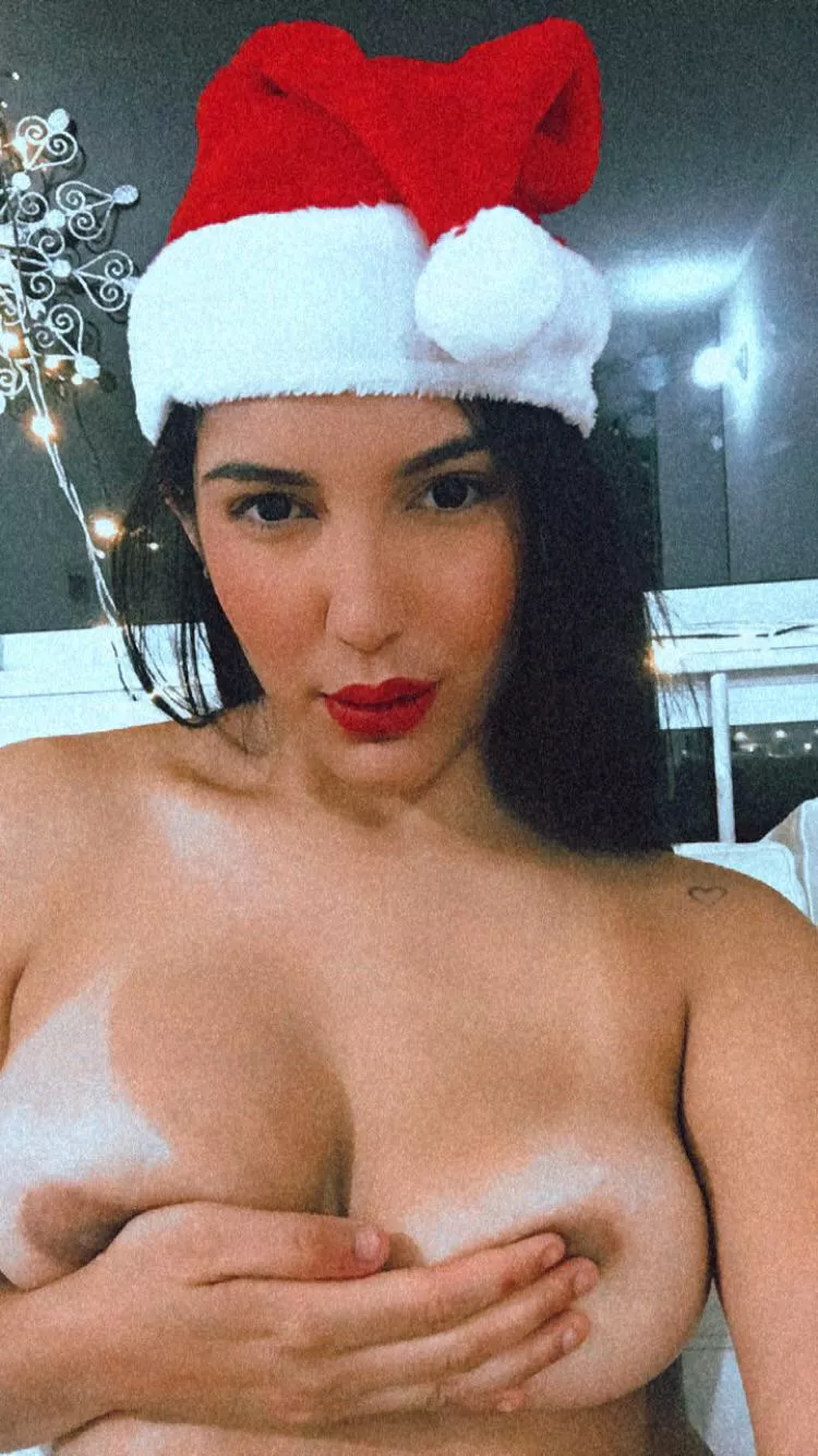 [Selling] Video calls • Sexting • Femdom • Findom • Personalized photos • Fetish friendly • SPH • CEI • JOI • GFE • Payments for sessions or monthly packages (advance payment) Serious buyers only✨ Kik Vane.moncada25 Snapch4t Vanessa