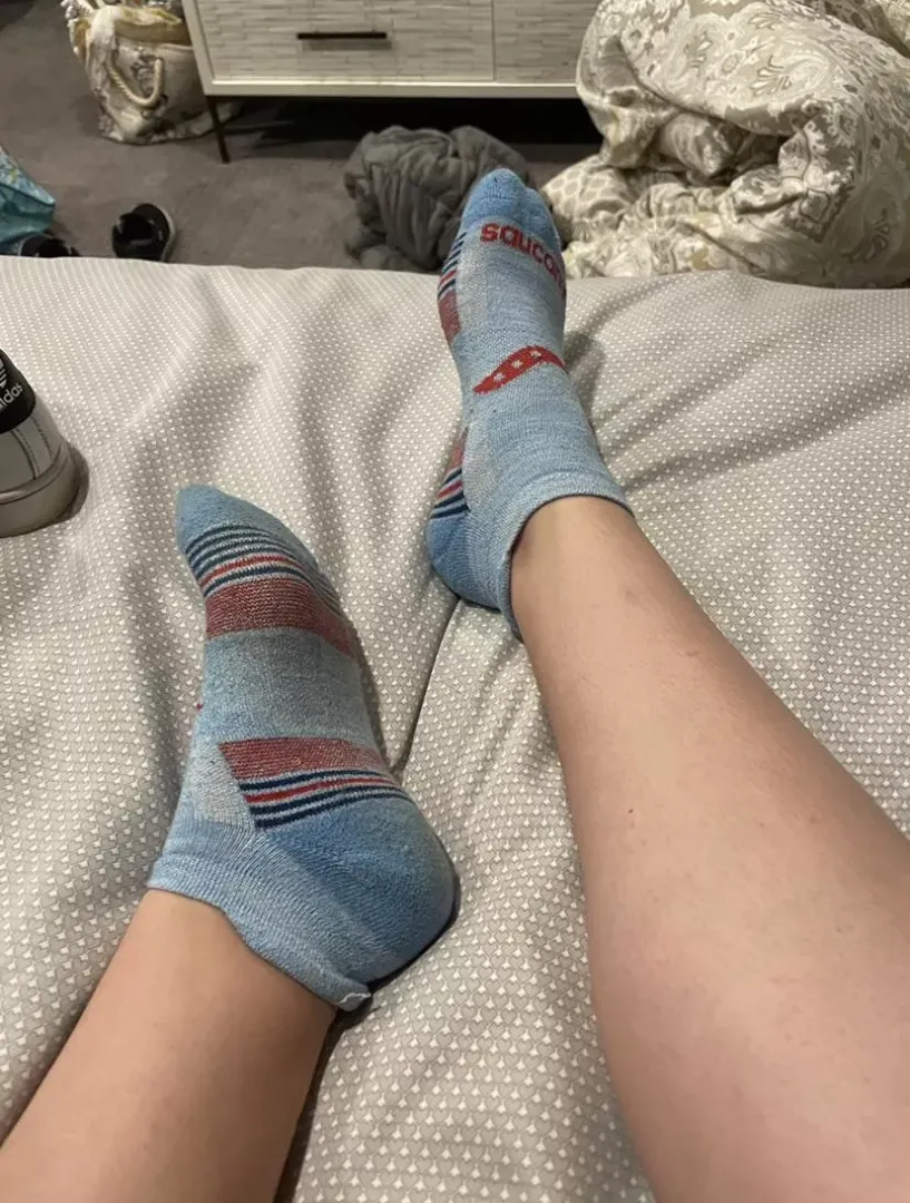 [Selling] Wore these baby blues for 4 days. The smell is quite strong 💪🏻 it’ll give your nose a workout 👃🏻