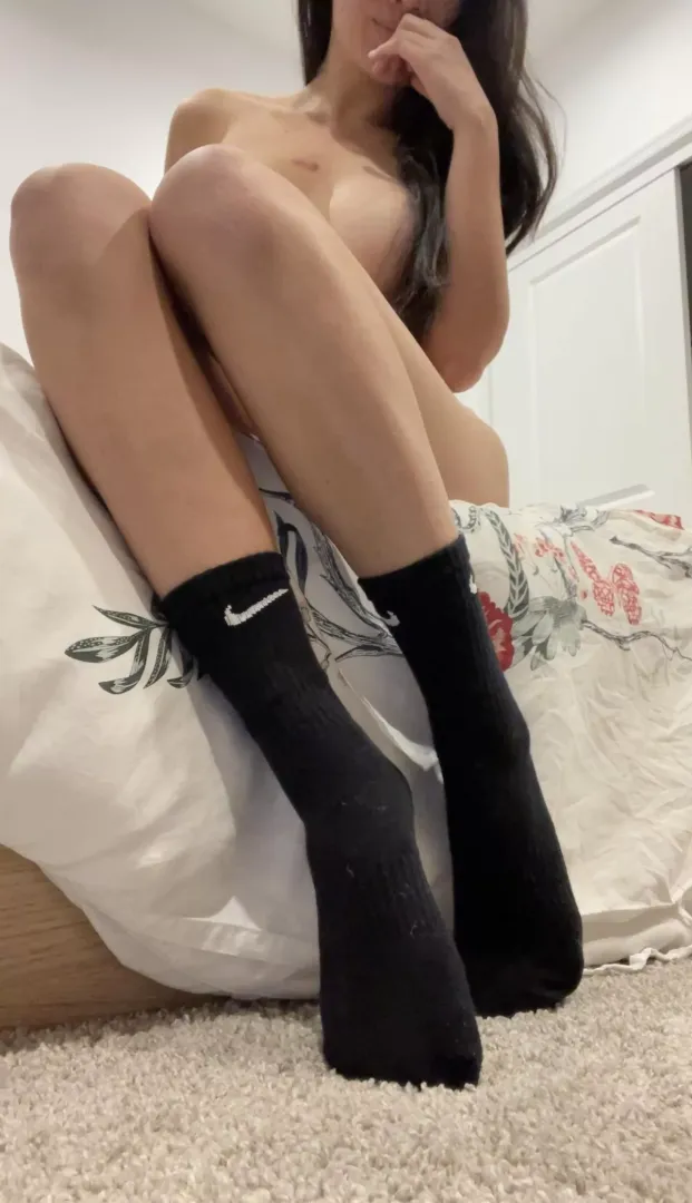 [Selling][US] If you are a fan of dirty socks as well, I am the lady for you ❤️