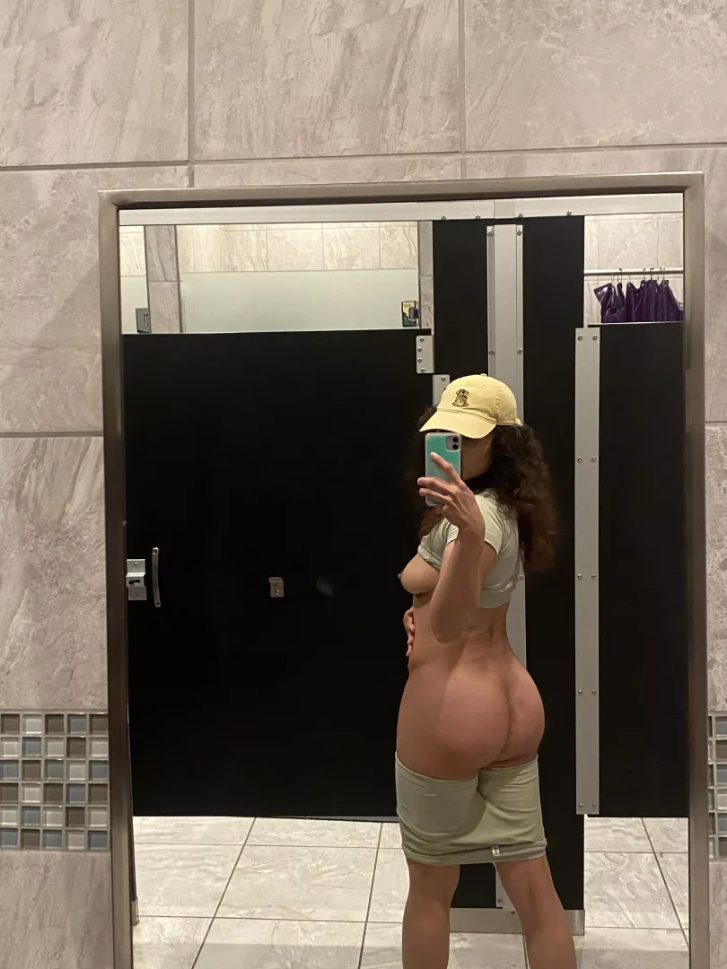 sending you nudes after we workout