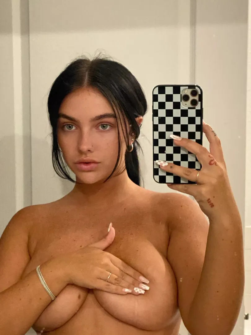 Sexy selfie of my natural tits