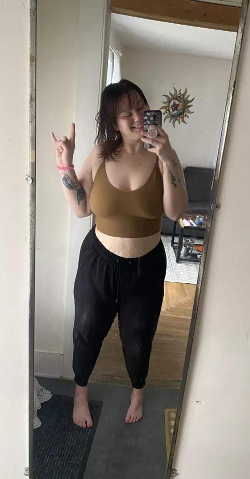 She a thickie 😜