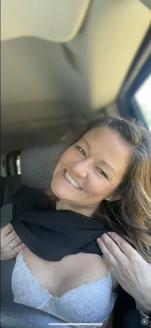 She says Hi! Who wants more?