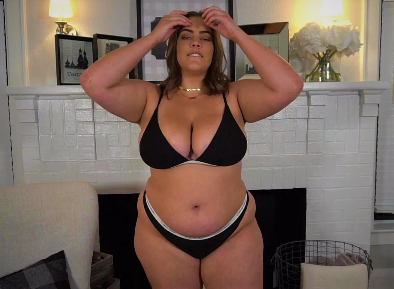 She’s so incredibly sexy!!!!