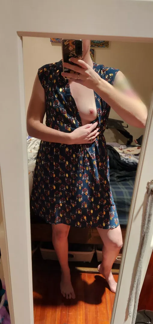Shhhhh I'm braless under my dress at work today