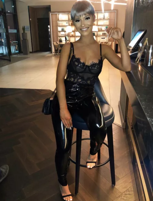 Shiny at the Bar