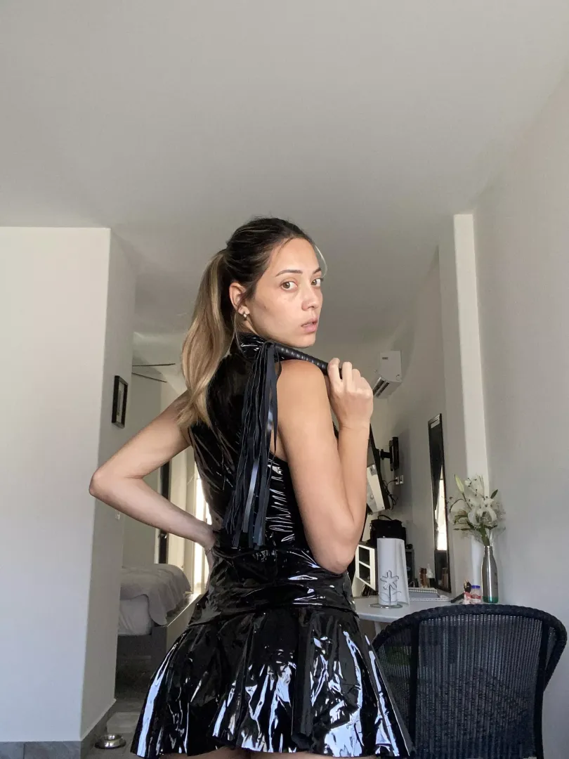 Shiny Mistress... all betas obey