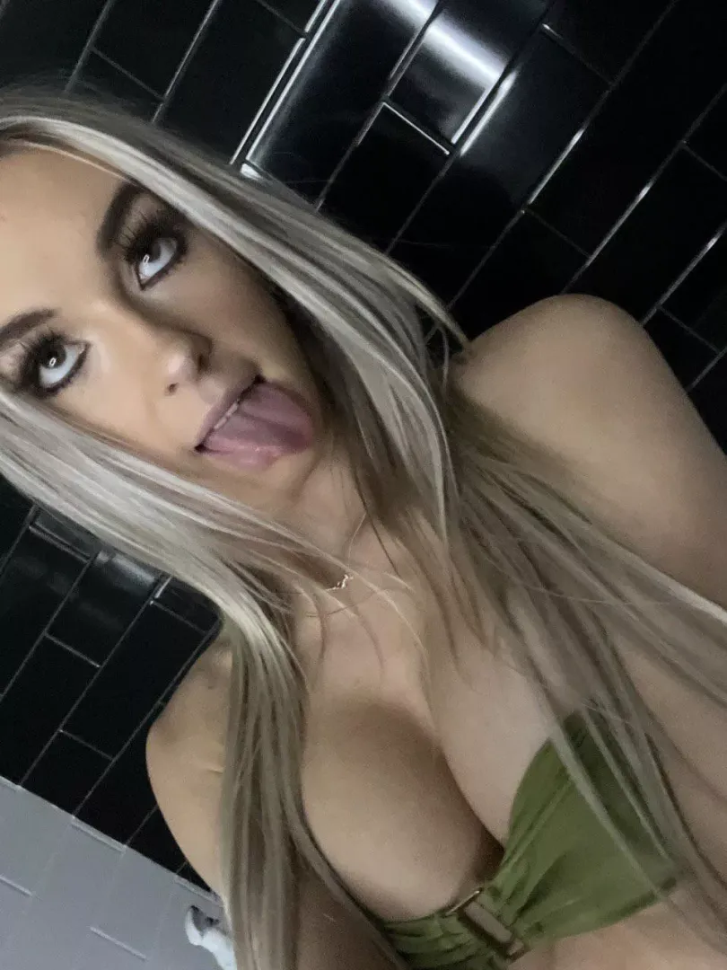 Shoot ur load right in my mouth? 18F 😛