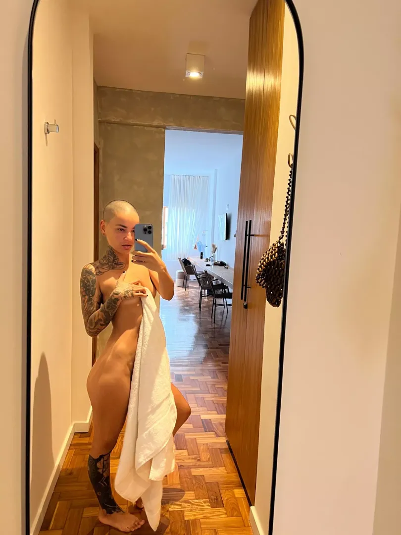 Short hair, big butt