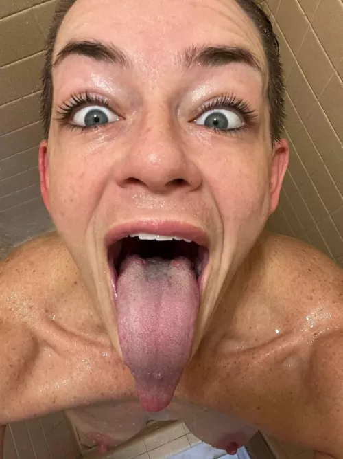 Short hair shower slut for you