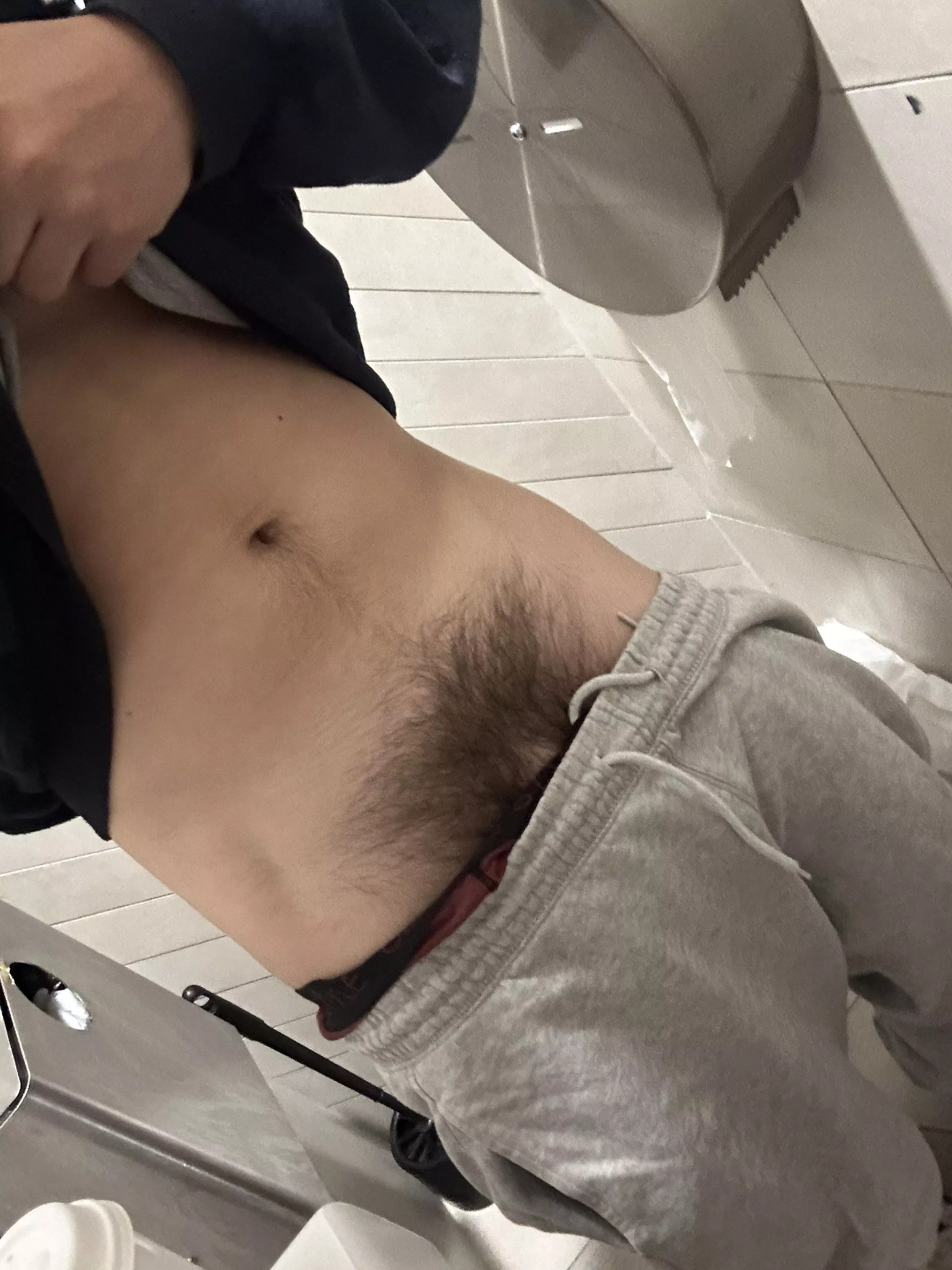 Should a 19yo have long pubes or should he consider trimming them?😵‍💫😵‍💫