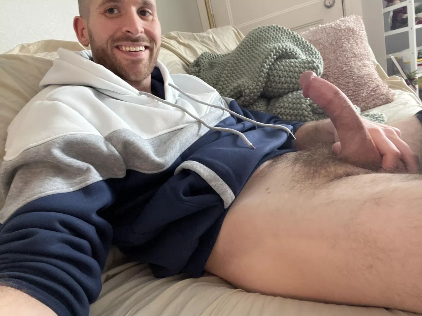 Should I keep the hoodie on? 27M