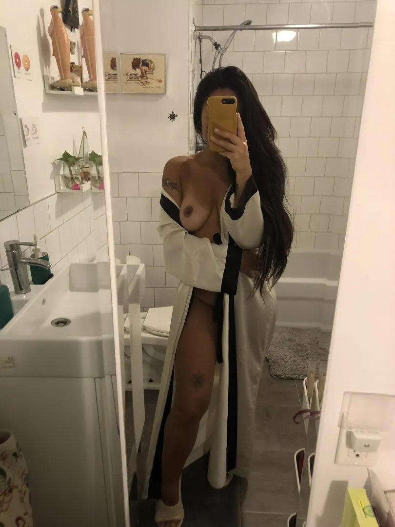 Should I let you take off my nightgown ?