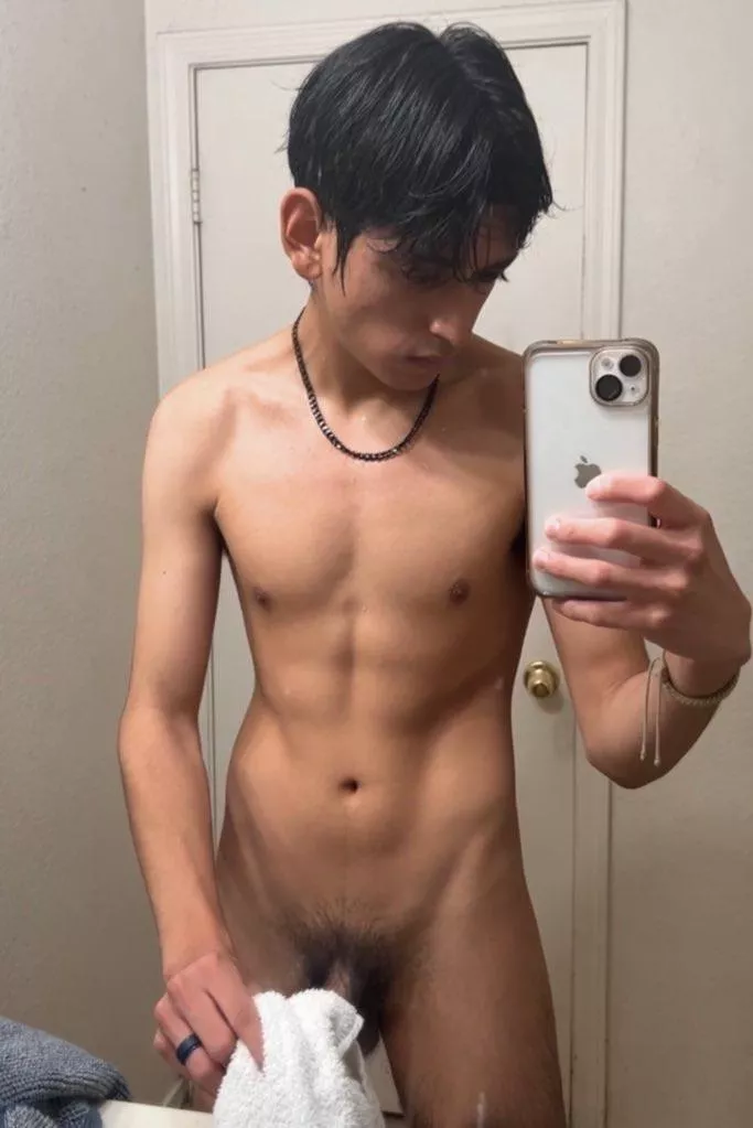 Should I move the towel? 🍆