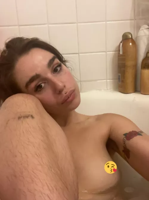 Should I s[h]ave this before I leave the bathtub? F28