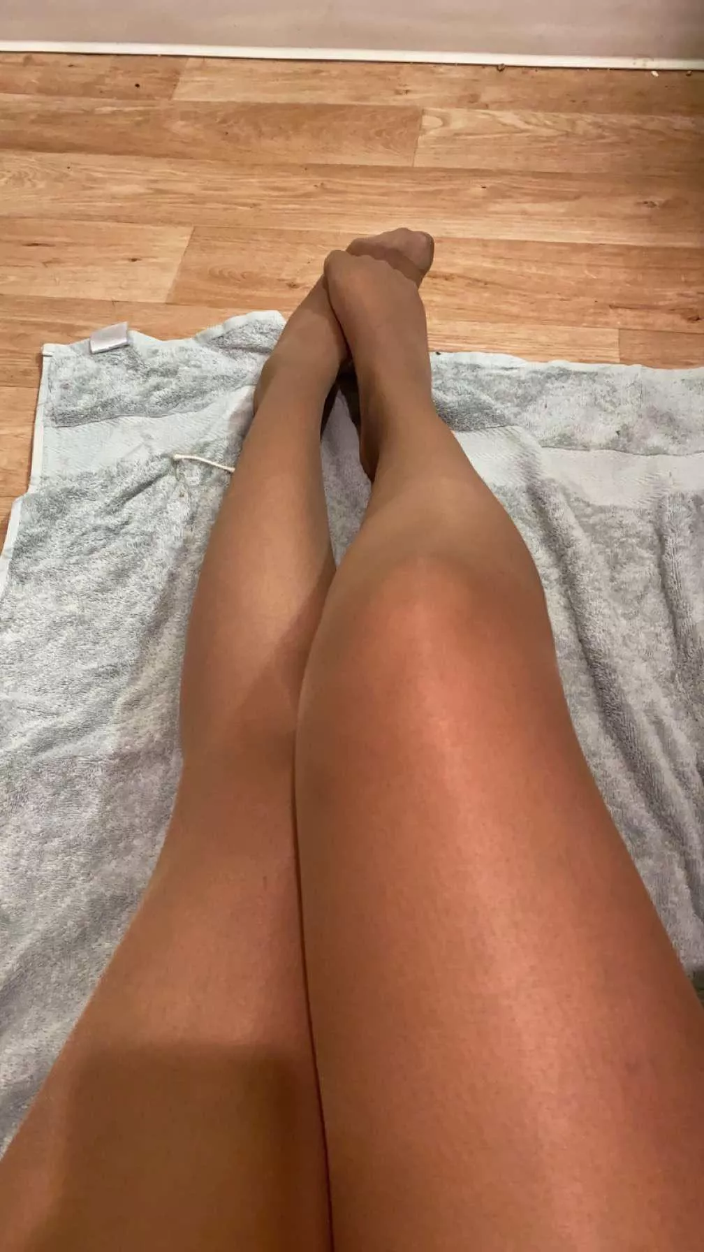 Should I wrap my legs around you ?😈😊