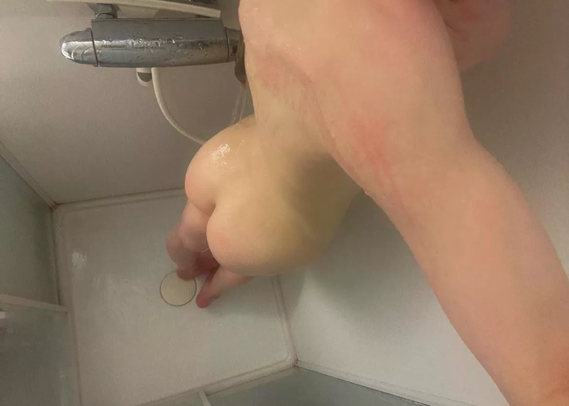 Shower selfie