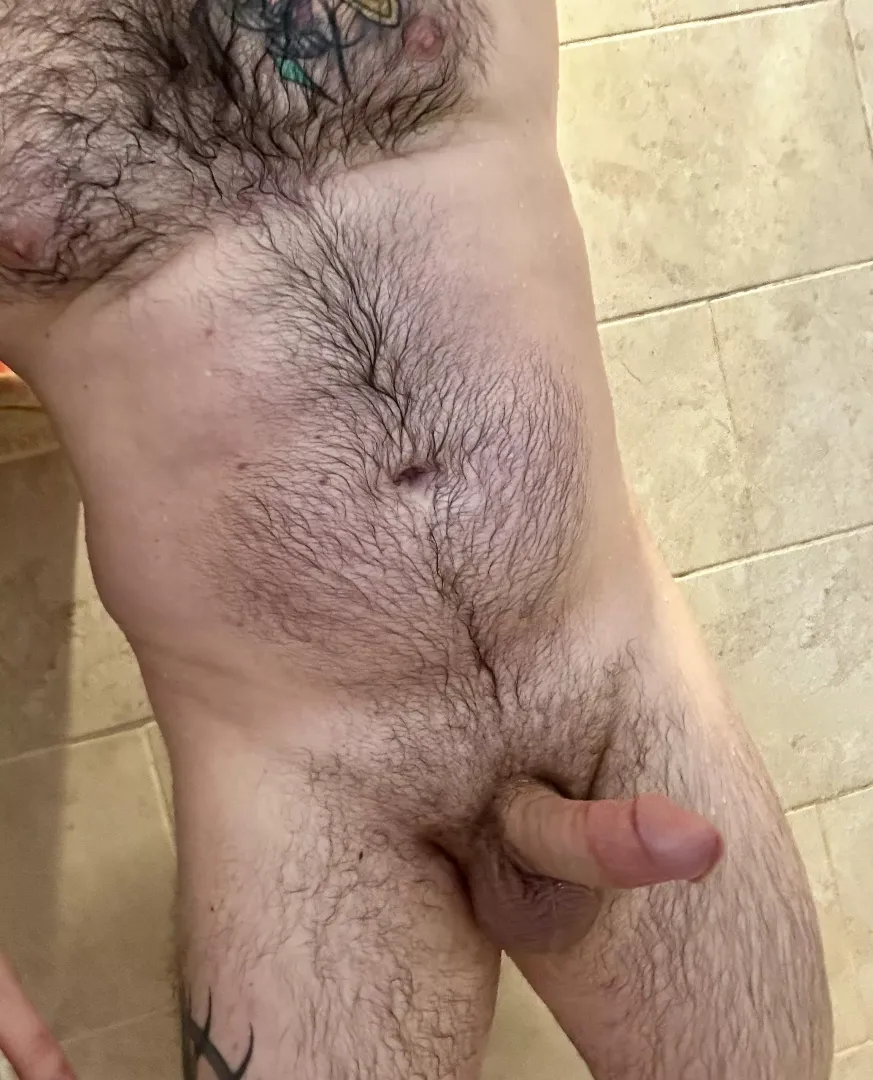 Showers are more entertaining with a friend 💦