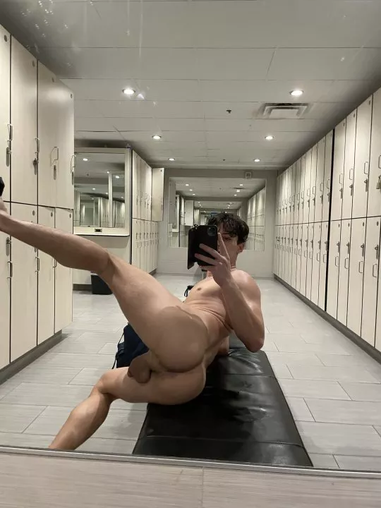 Showing ass