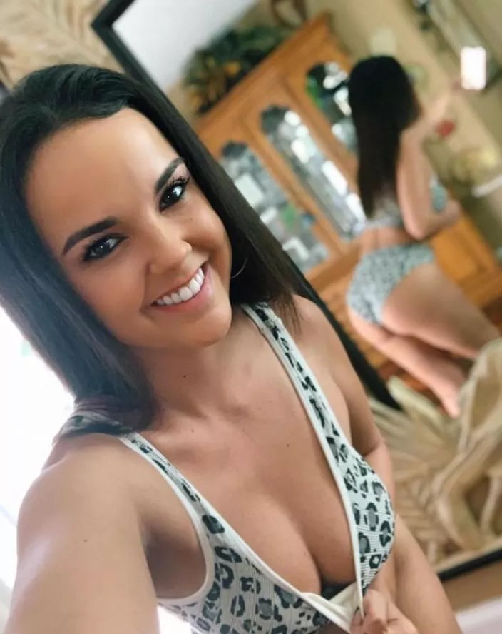 Showing cleavage 