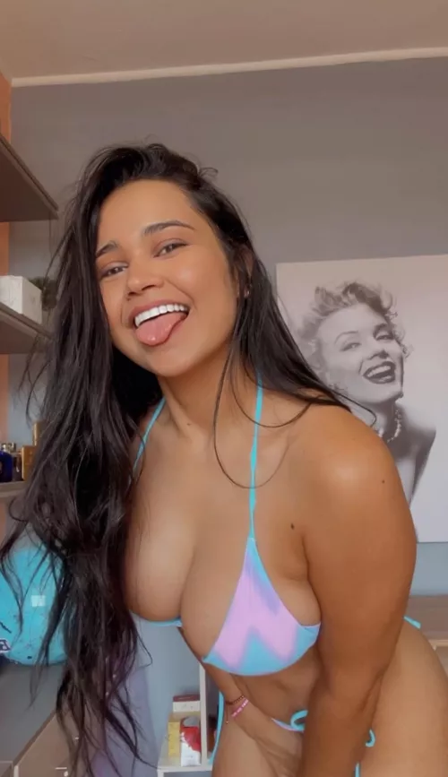 Showing off my new bikini ft. beautiful face