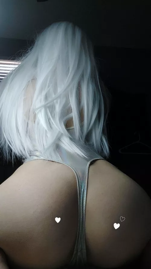 Showing off my new bodysuit. ☁️