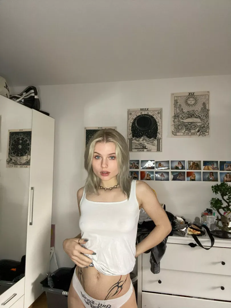 Showing you my 2004 body!