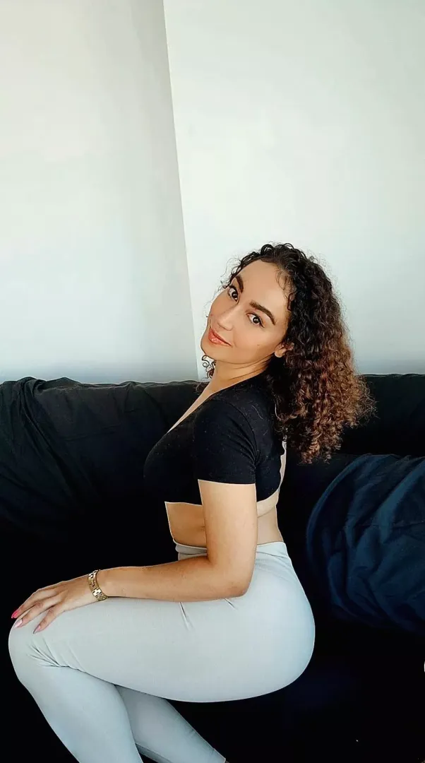 Shy brunette ;)
