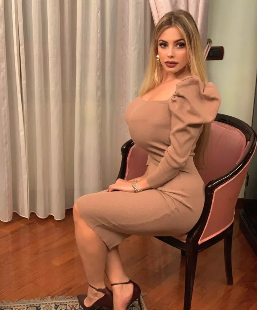 Side pose