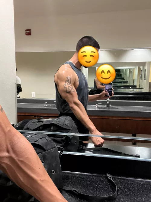 Side tricep action. 
