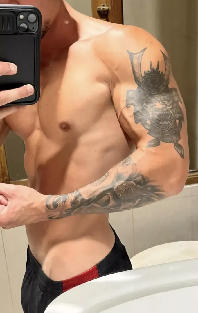 Side view shot of my V line 😈😈