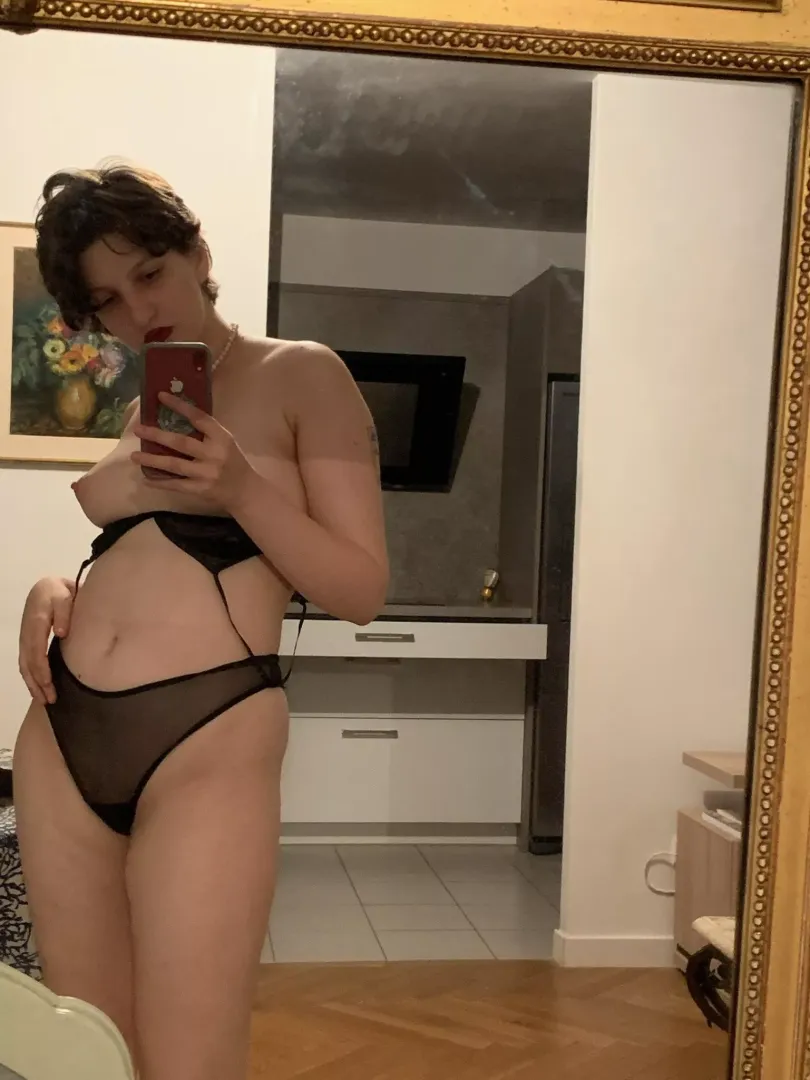 sideboobs are funny