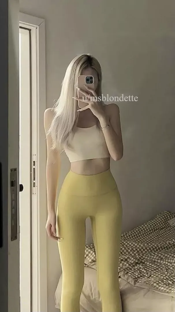 Silly blondie
