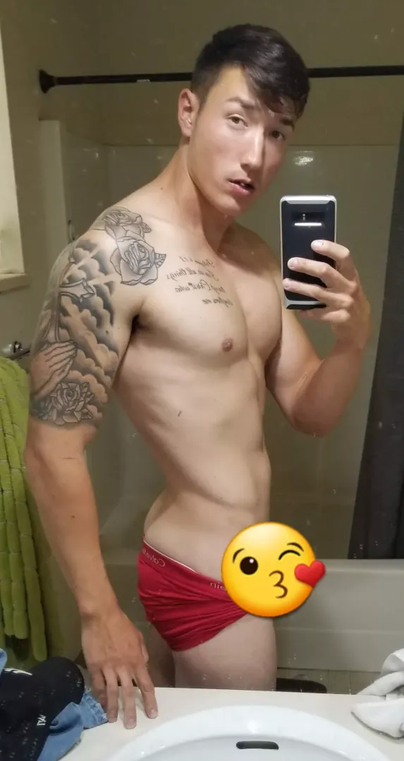 since it's humpday here's a cheeky one 😏