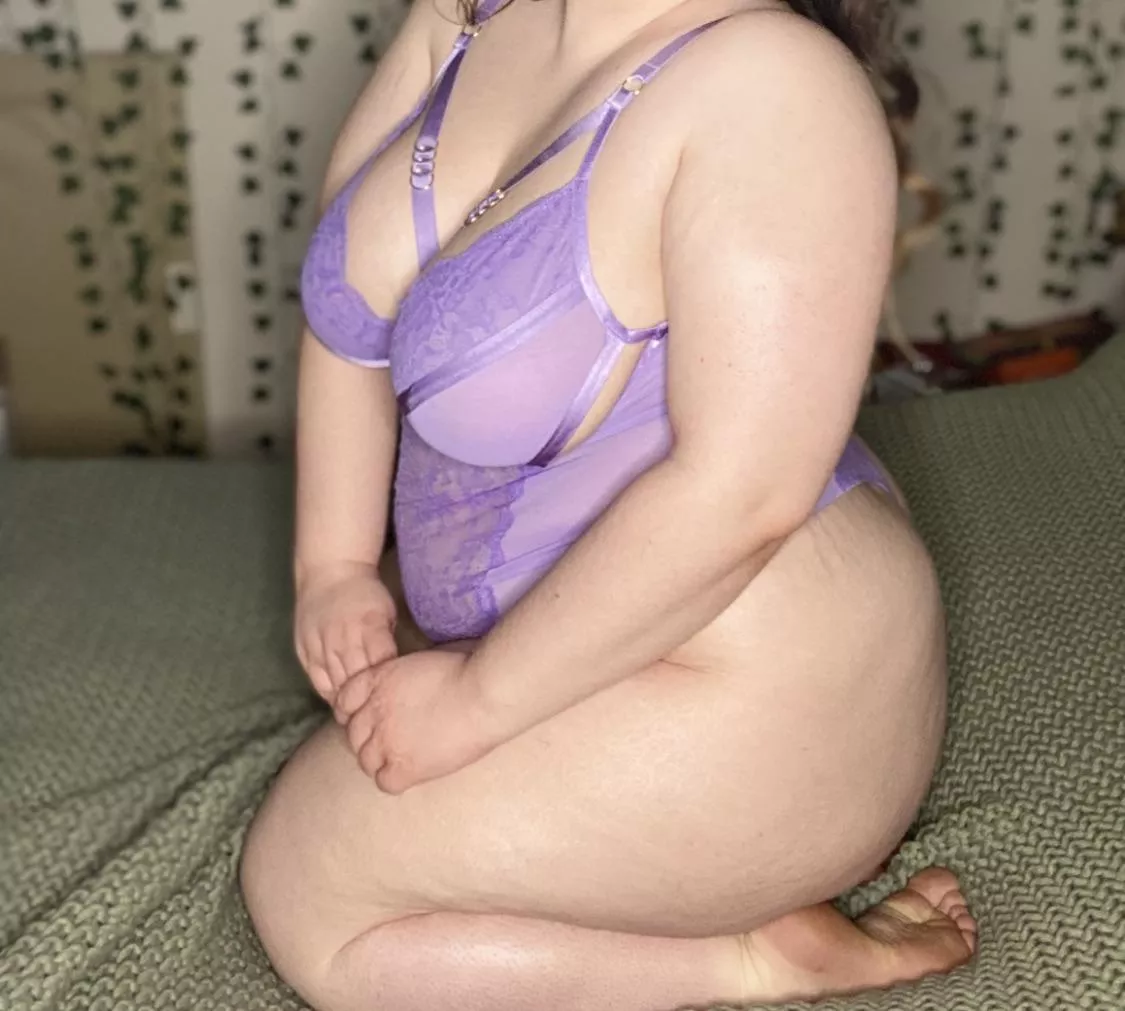 Sitting pretty💜