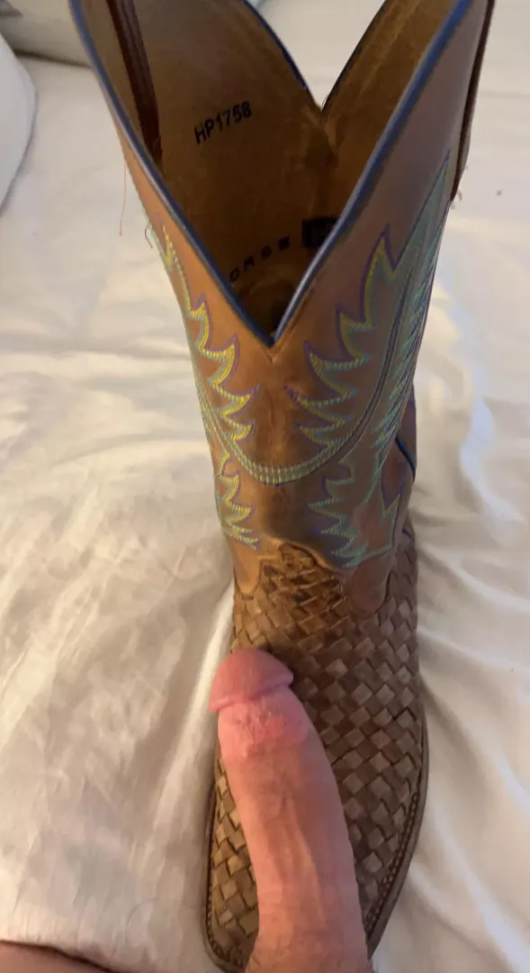 Size 14 boot for comparison (19m)