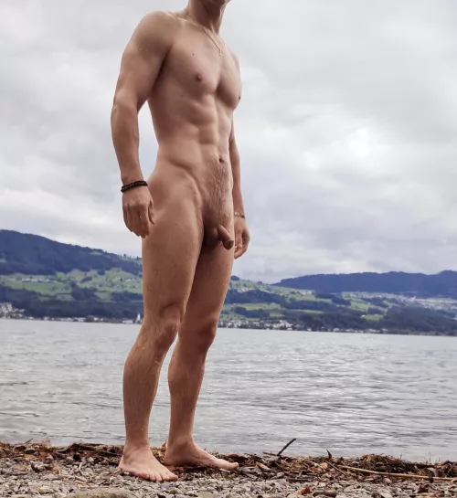 skinny m/52. love the contrasts of size hehe