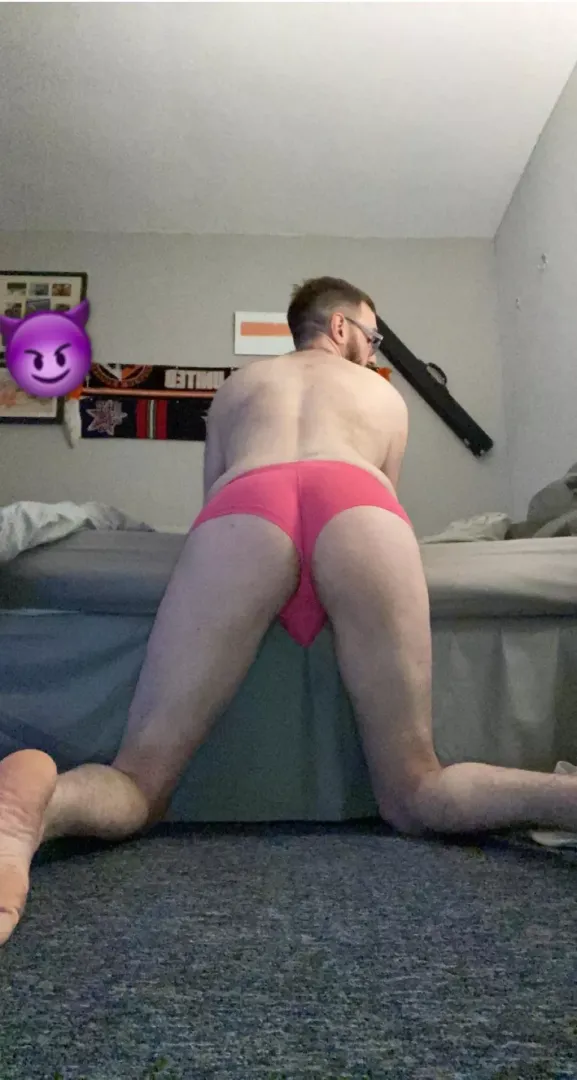 Slide my panties over my ass and fuck me hard against the bed🍑😈
