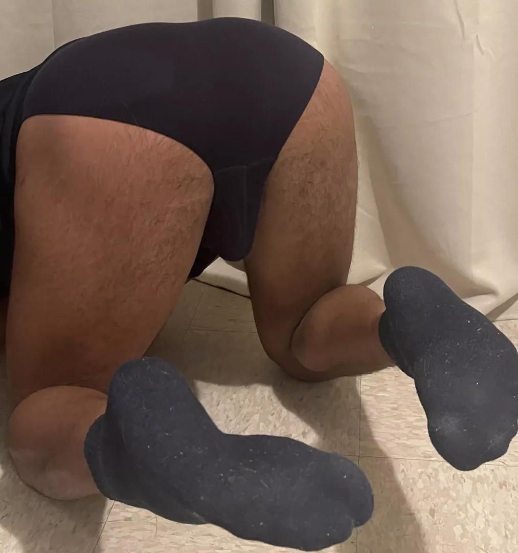 Slipped on my soaking wet socks after a workout. Anyone wanna help me out.