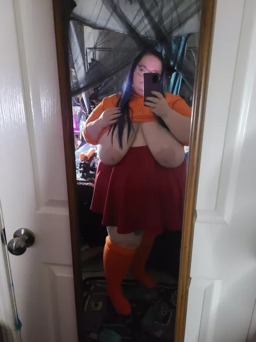 slutty BBW Velma needs helps finding her holes