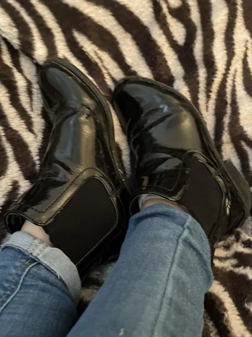 Small heel boots 😘