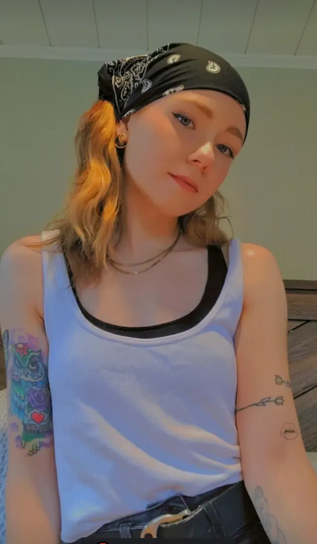 small punk girls>