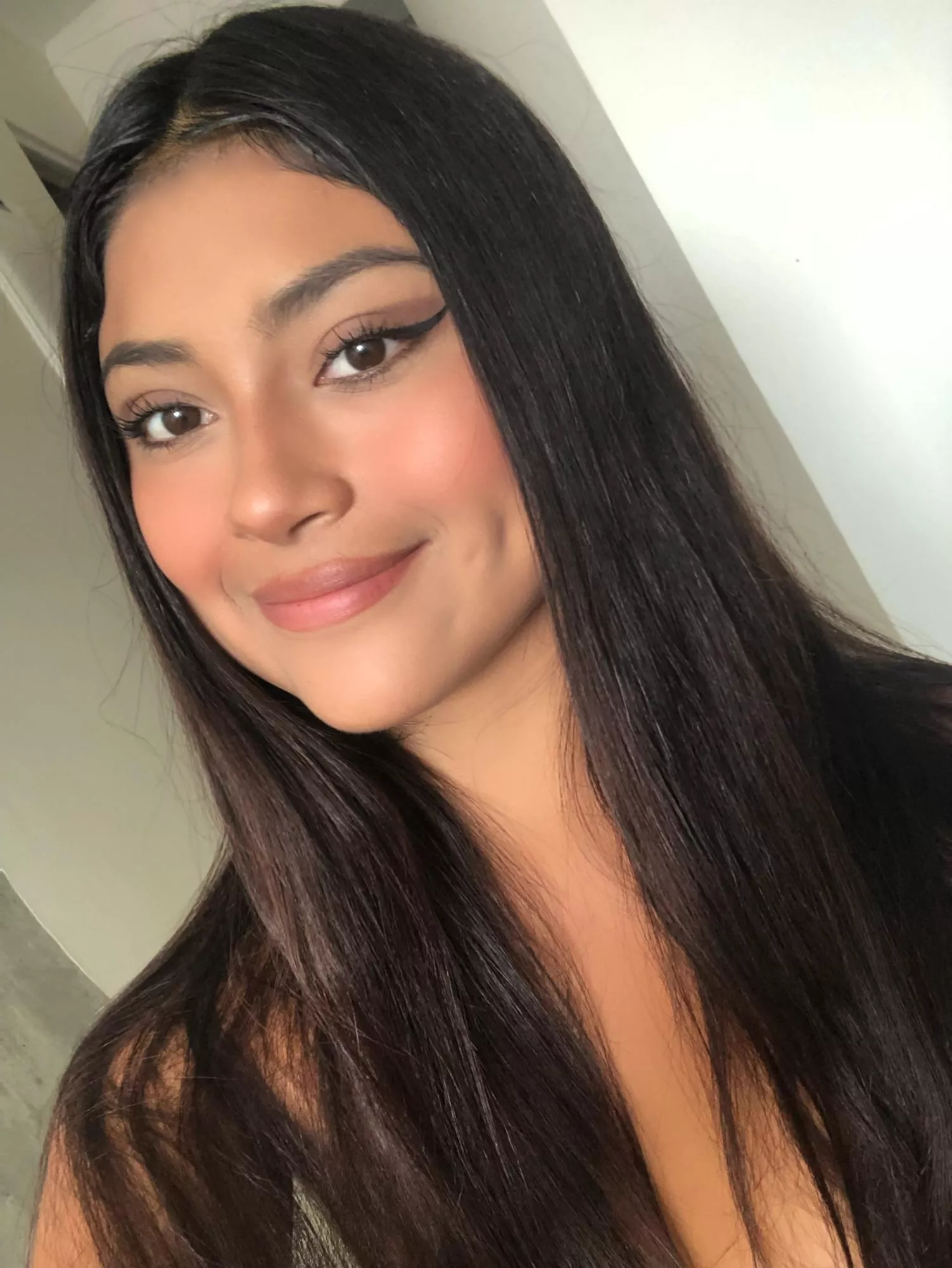 Smiling face for the day [f]