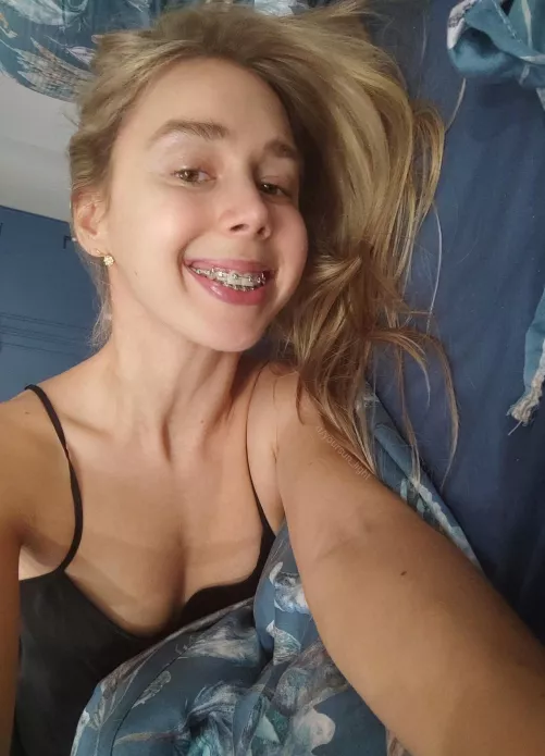 Smiling face without makeup 😊