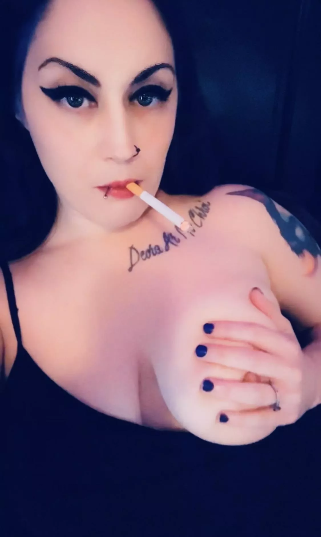Smoke and play with me