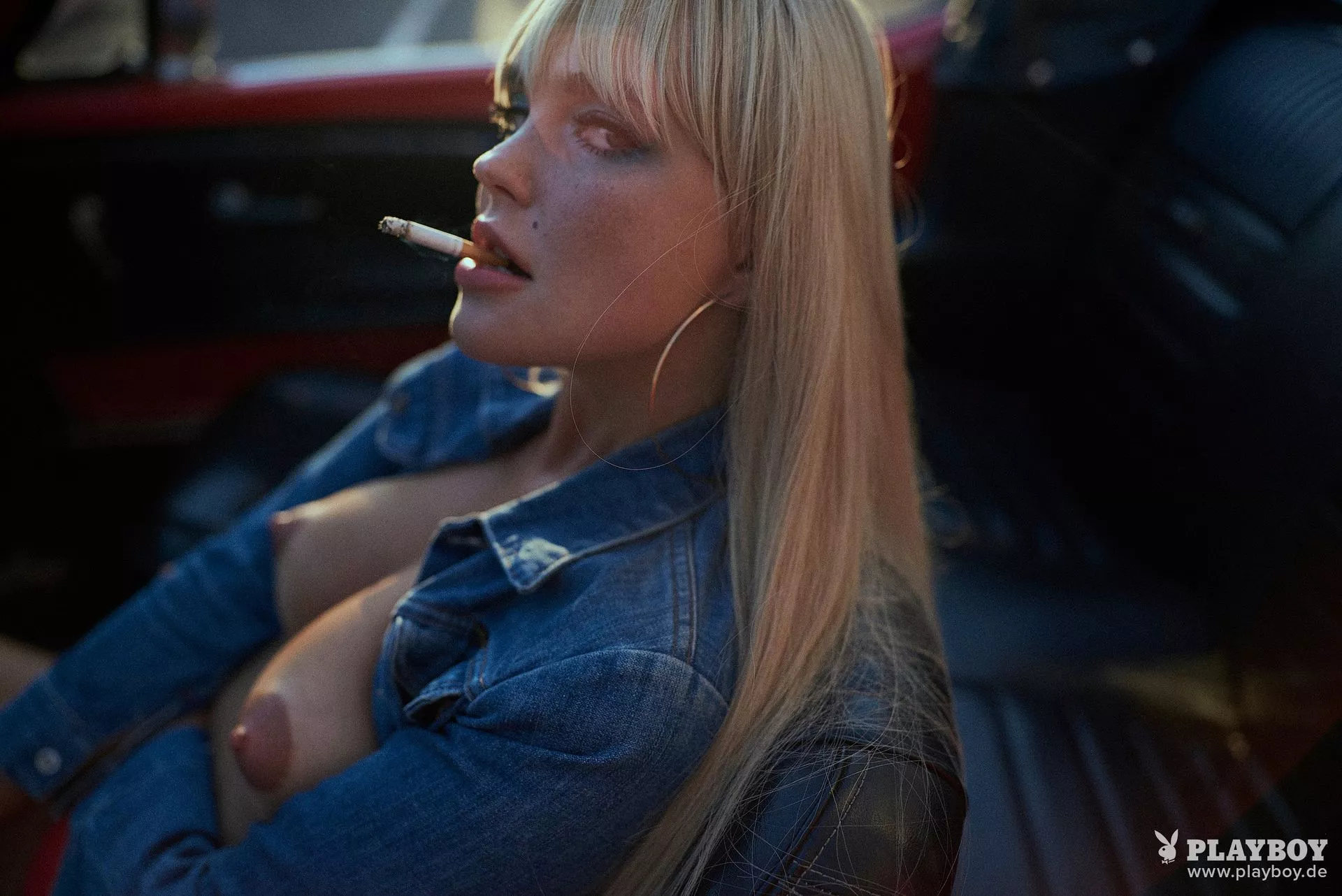 Smoking hot blonde