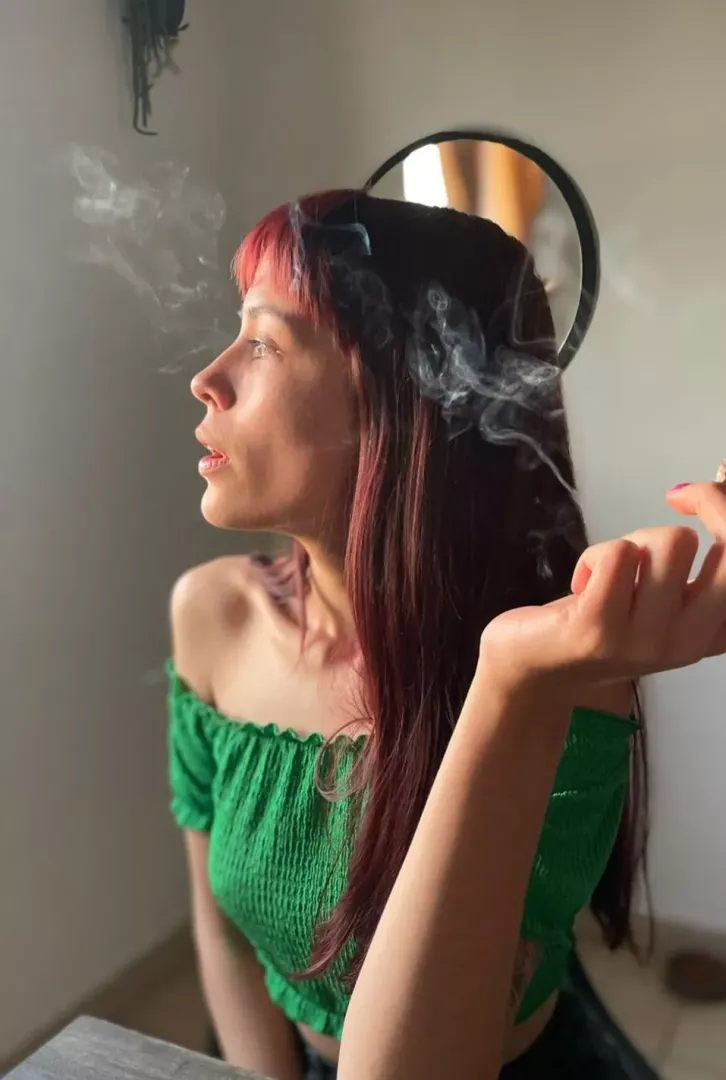Smoking while I wait for my daddy 😏