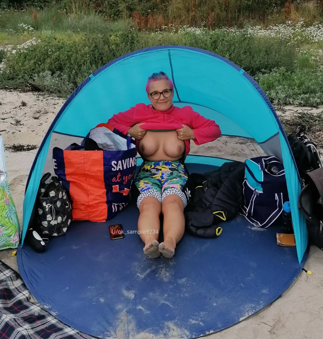 Sneaky flash at a busy beach x 