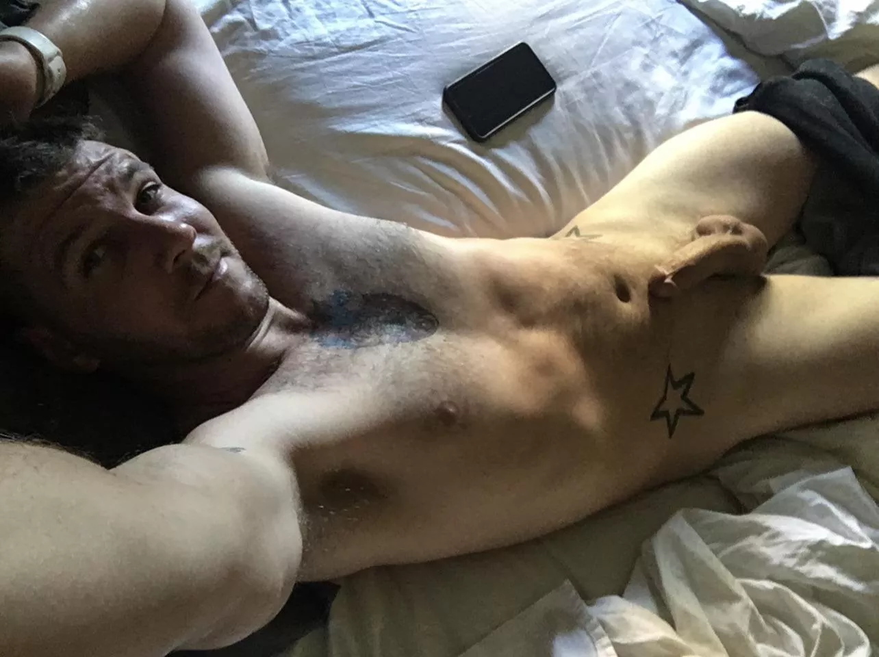 Snuggle into my pit?